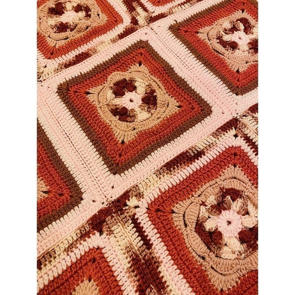 Granny Square Crocheted Knit Blanket Pink Mauve Purple Grannycore Girl’s Throw - Picture 3 of 3